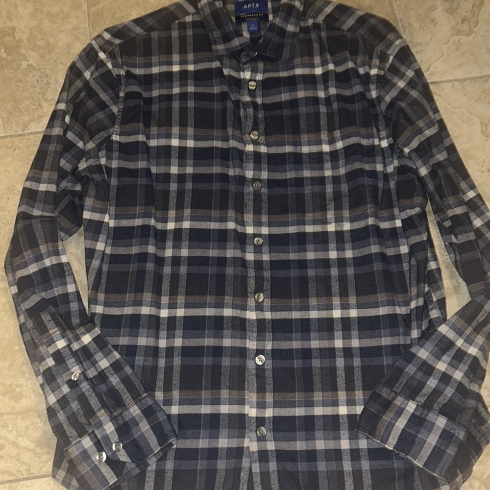 APT. 9 standard fit size XL plaid men’s shirt.